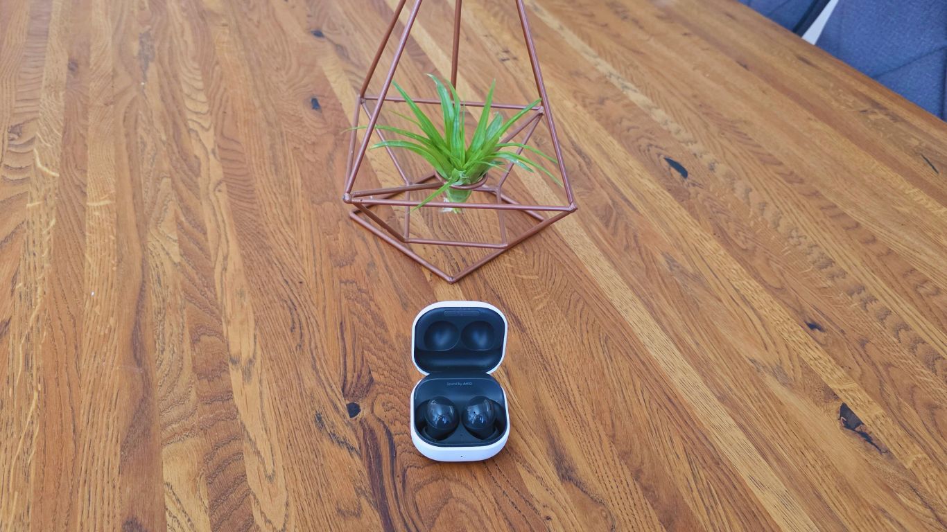 Galaxy Buds 2 dobijaju novi firmware