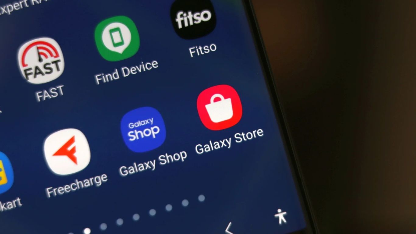 Samsung Galaxy Store ikonica na ekranu telefona sa prikazom popularnih aplikacija