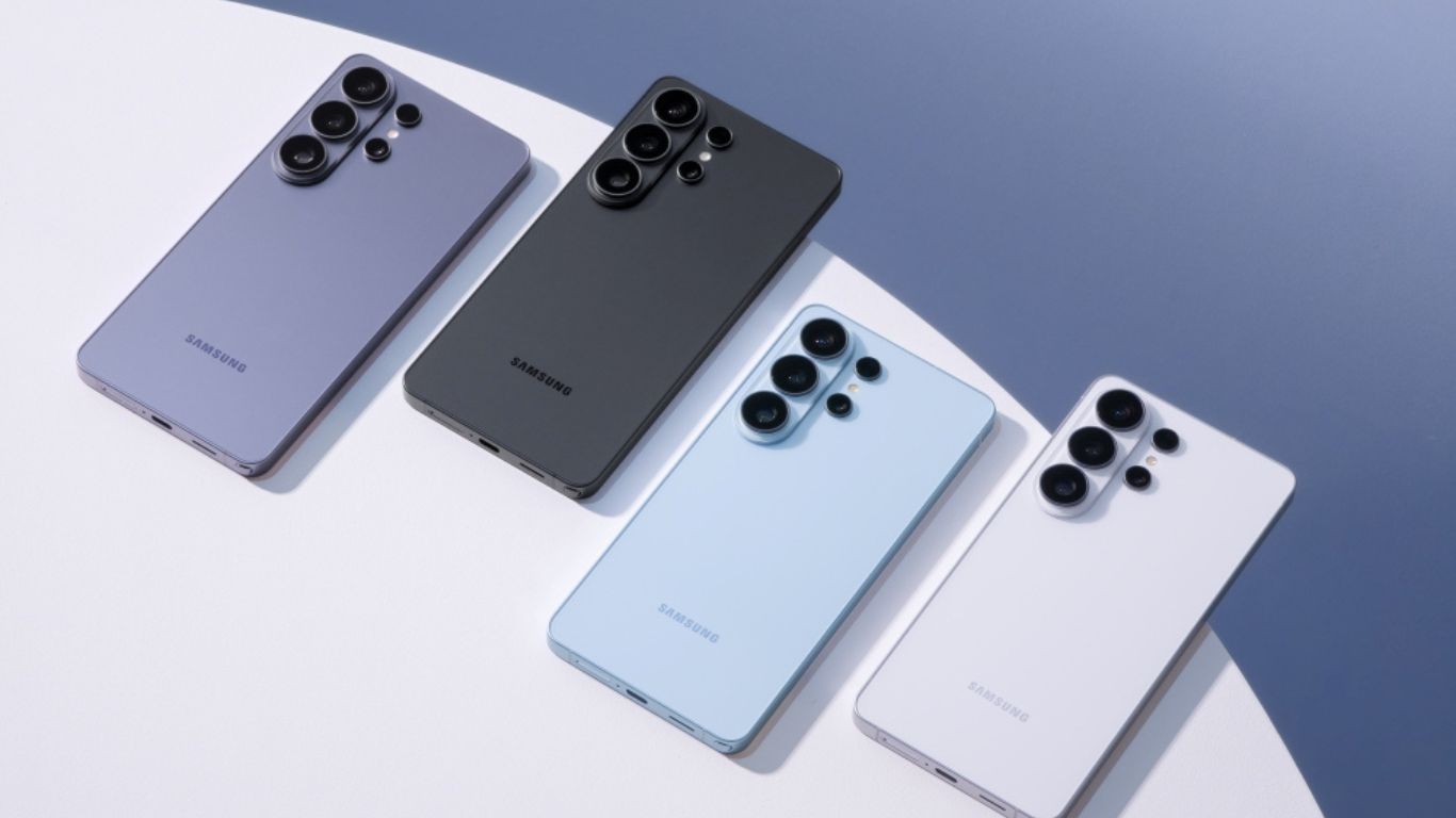 Prikaz ekrana Samsung Galaxy S26 Ultra telefona sa fokusom na preciznost boja i specifikacije panela.