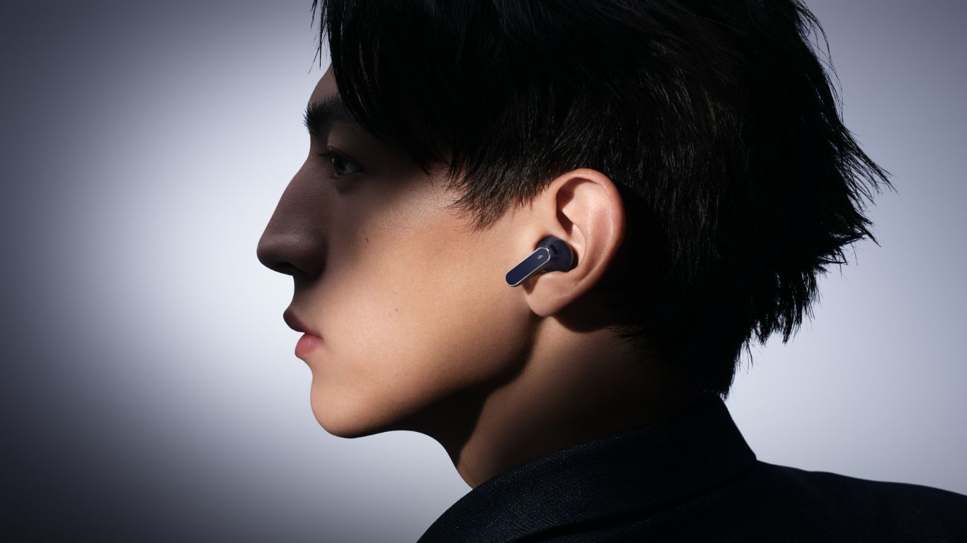 Nove Huawei FreeBuds Pro 5 slušalice u plavoj boji sa teksturom ekološke kože.