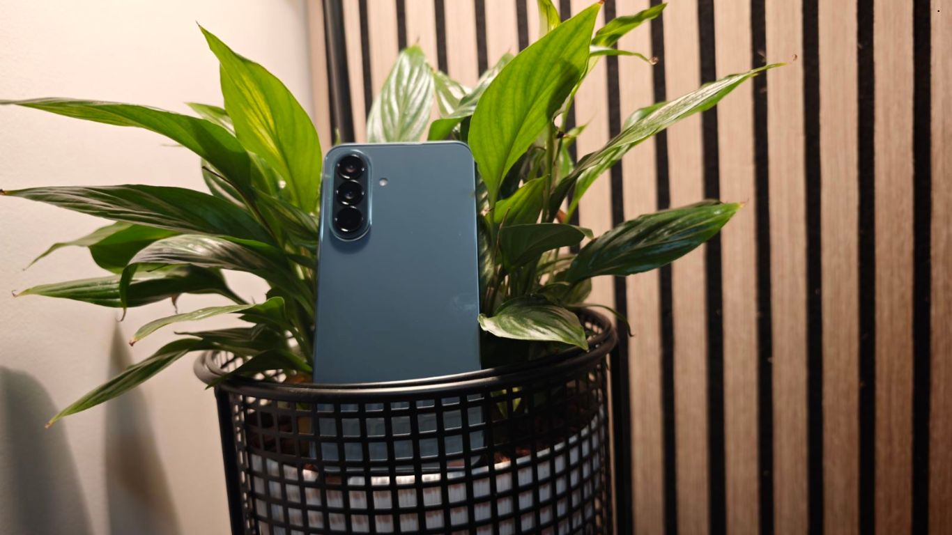 Samsung A37 5g u kancelarijskom okruženju