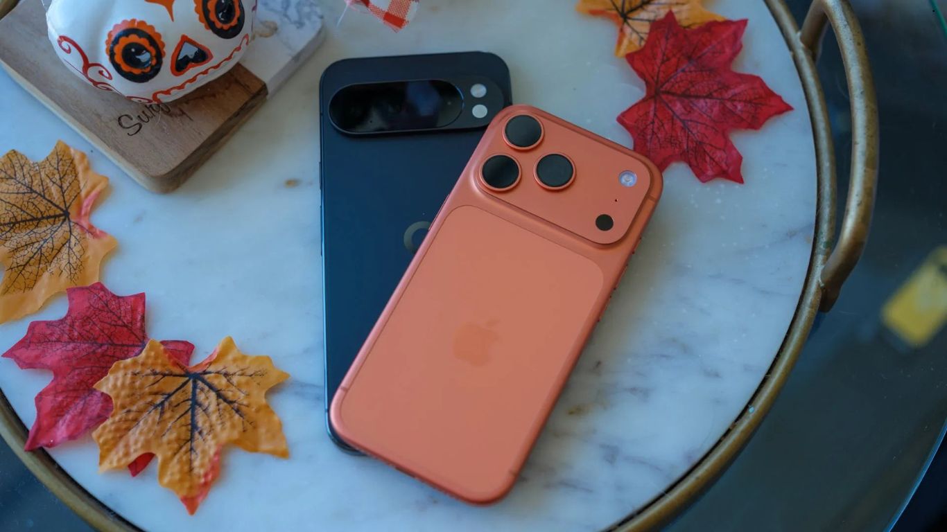 Prikaz iPhone i Android telefona