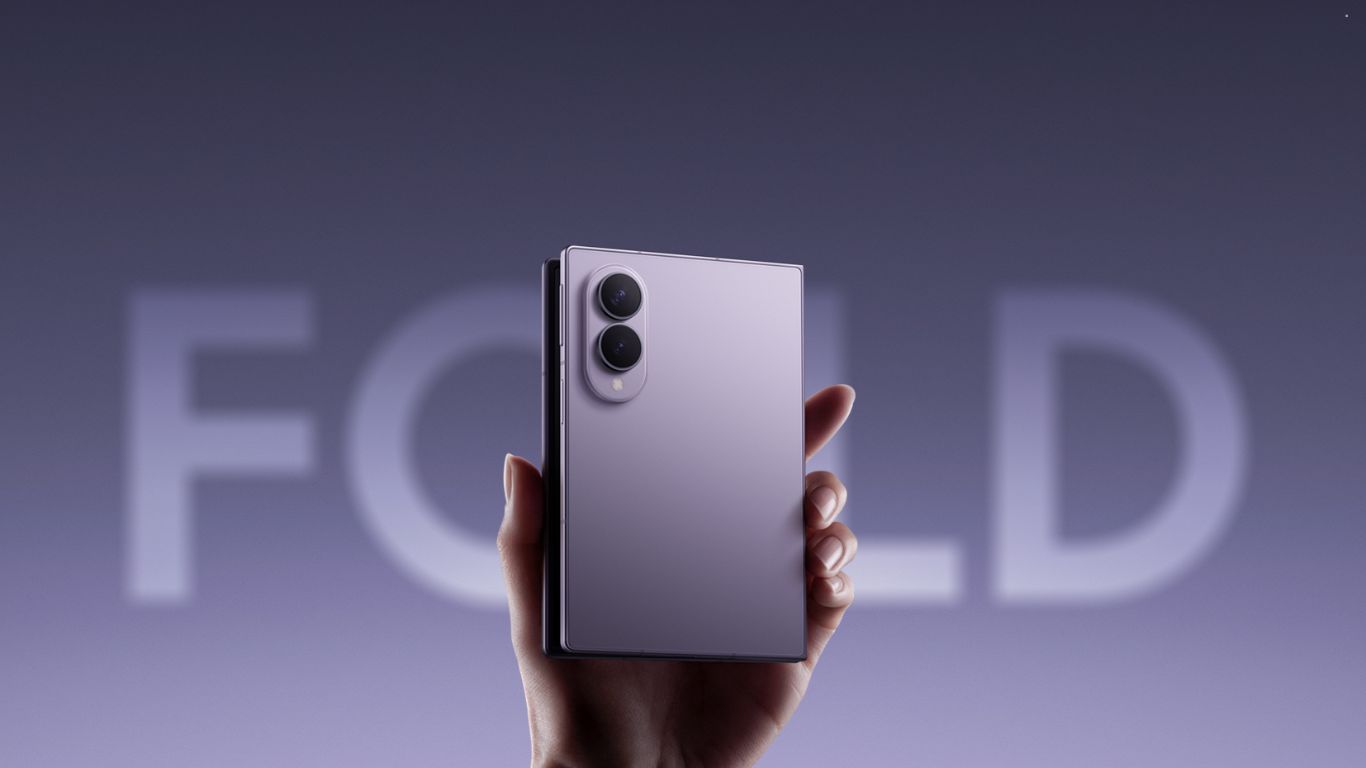 Samsung Galaxy Z Fold8, Z Fold8 Ultra i Z Flip8 prikazani jedan pored drugog na beloj podlozi