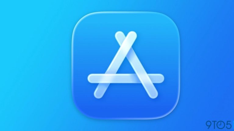 Ilustracija sudskog čekića pored iPhone uređaja i logoa App Store prodavnice aplikacija