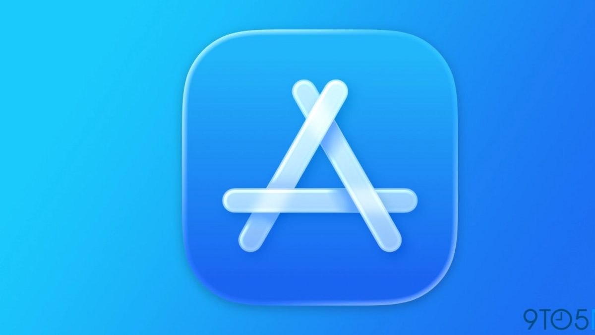 Ilustracija sudskog čekića pored iPhone uređaja i logoa App Store prodavnice aplikacija